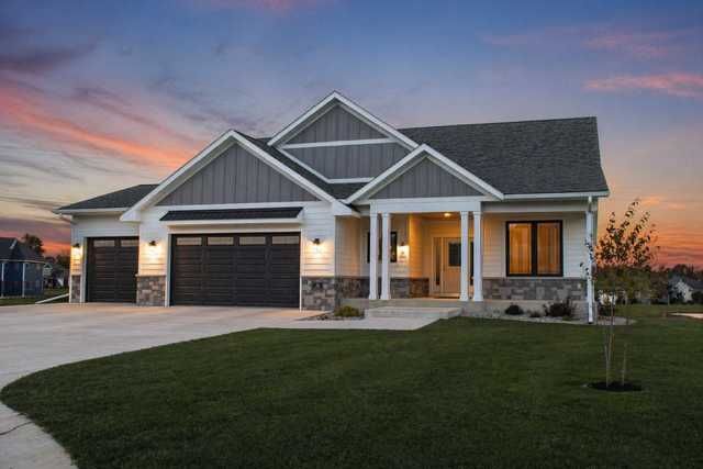 34 N Pointe Court, North Mankato, MN 56003