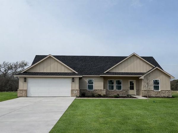 252 Yawney Drive, Lipan, TX 76462