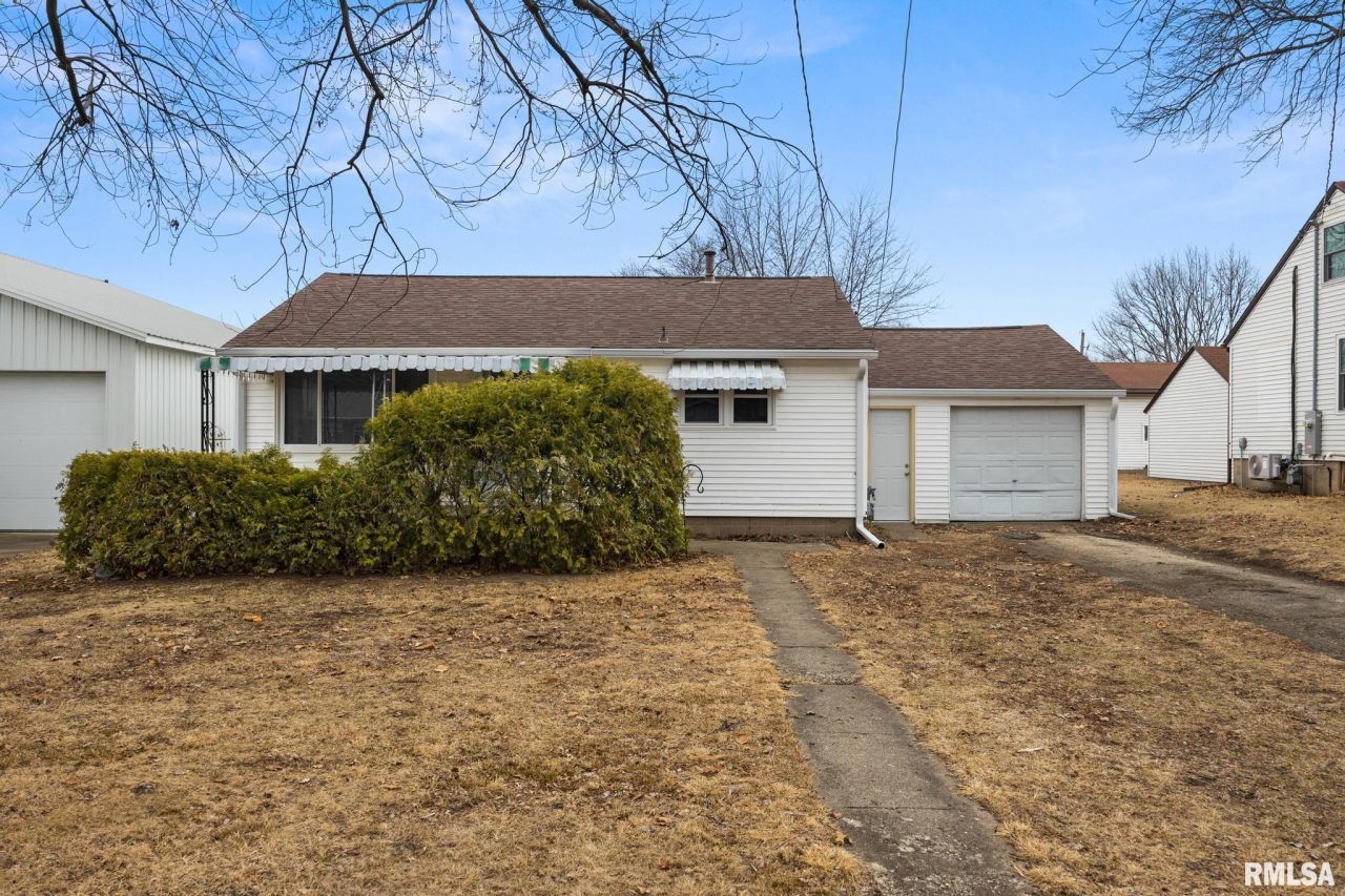 122 S Chestnut Street, Tremont, IL 61568 Main Photo