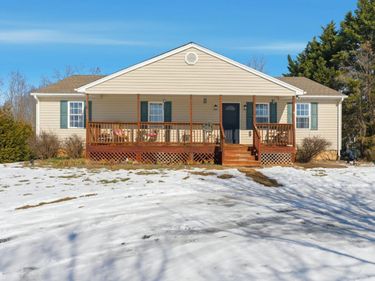2305 Smith Mountain Lake Parkway, Huddleston, VA 24104