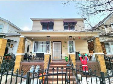 5827 Lumley Street, Detroit, MI 48210
