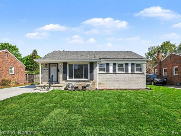29646 Robert Drive, Livonia, MI 48150