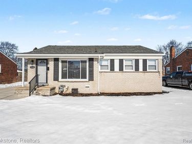 29646 Robert Drive, Livonia, MI 48150