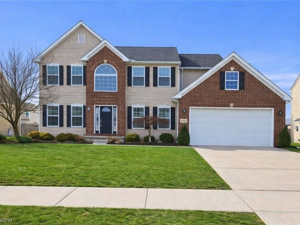 9062 Franklin Drive, North Ridgeville, OH 44039