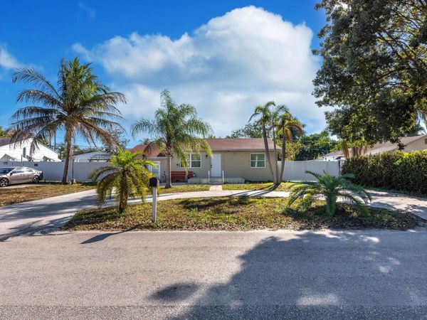3914 Serubi Avenue, Palm Springs, FL 33461