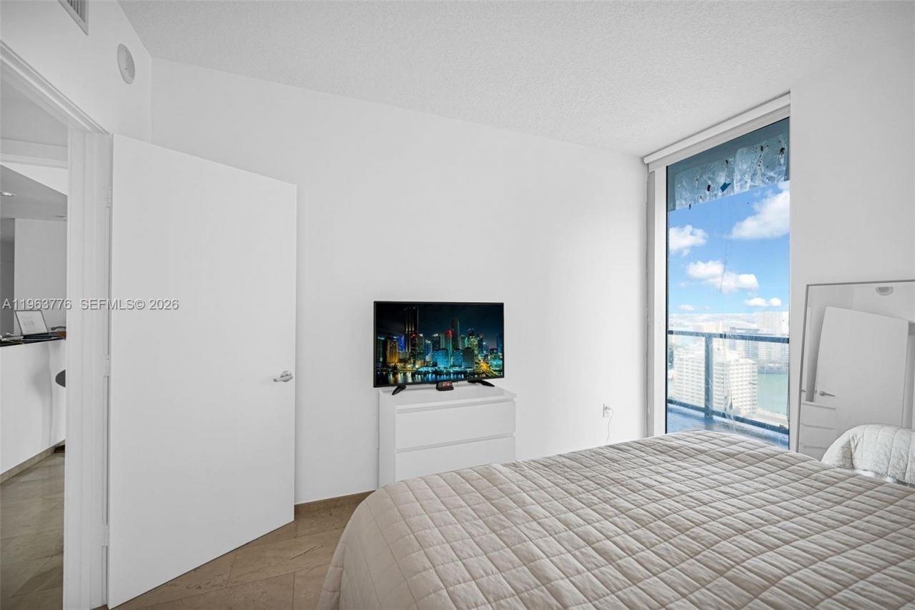 1050 Brickell Ave, Unit 2910, Miami, FL 33131 Photo