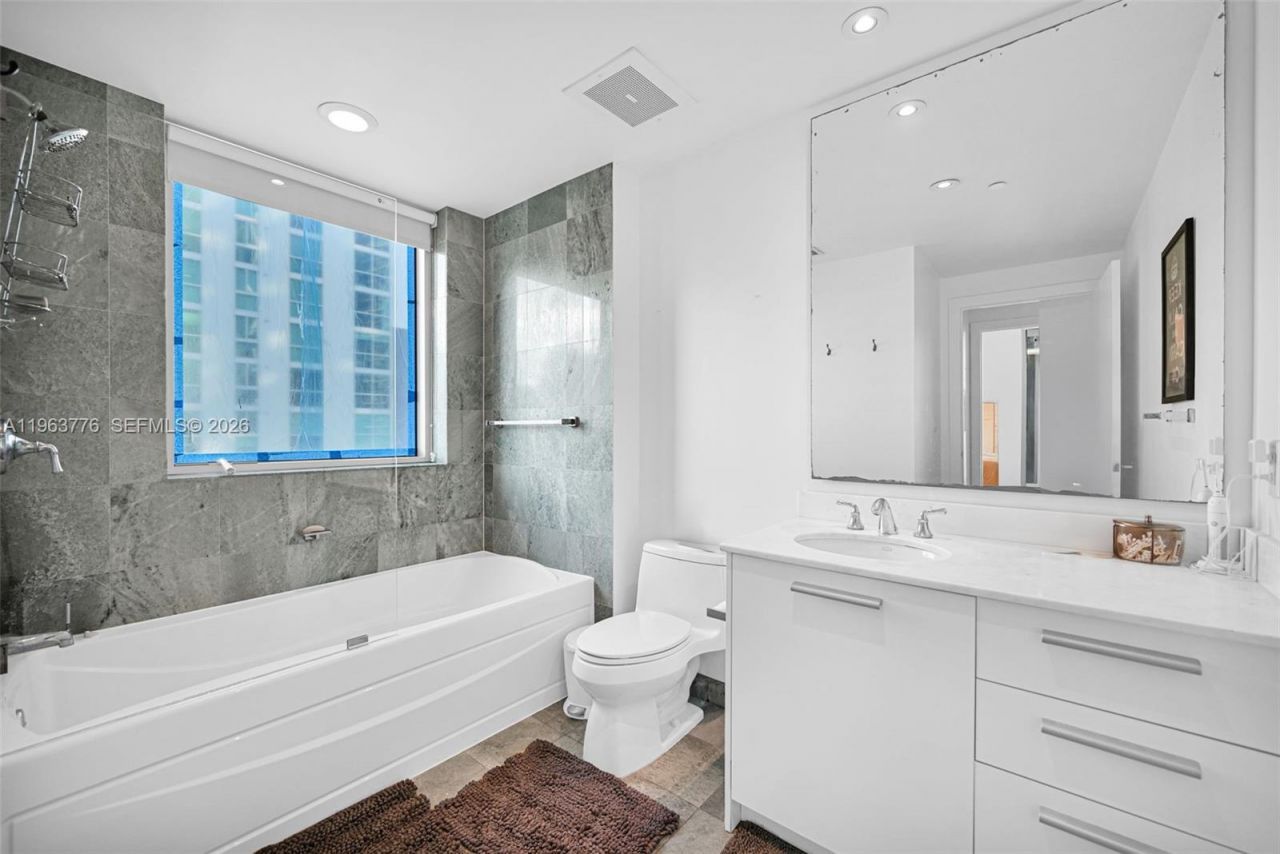 1050 Brickell Ave, Unit 2910, Miami, FL 33131 Photo