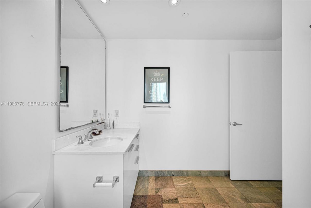 1050 Brickell Ave, Unit 2910, Miami, FL 33131 Photo