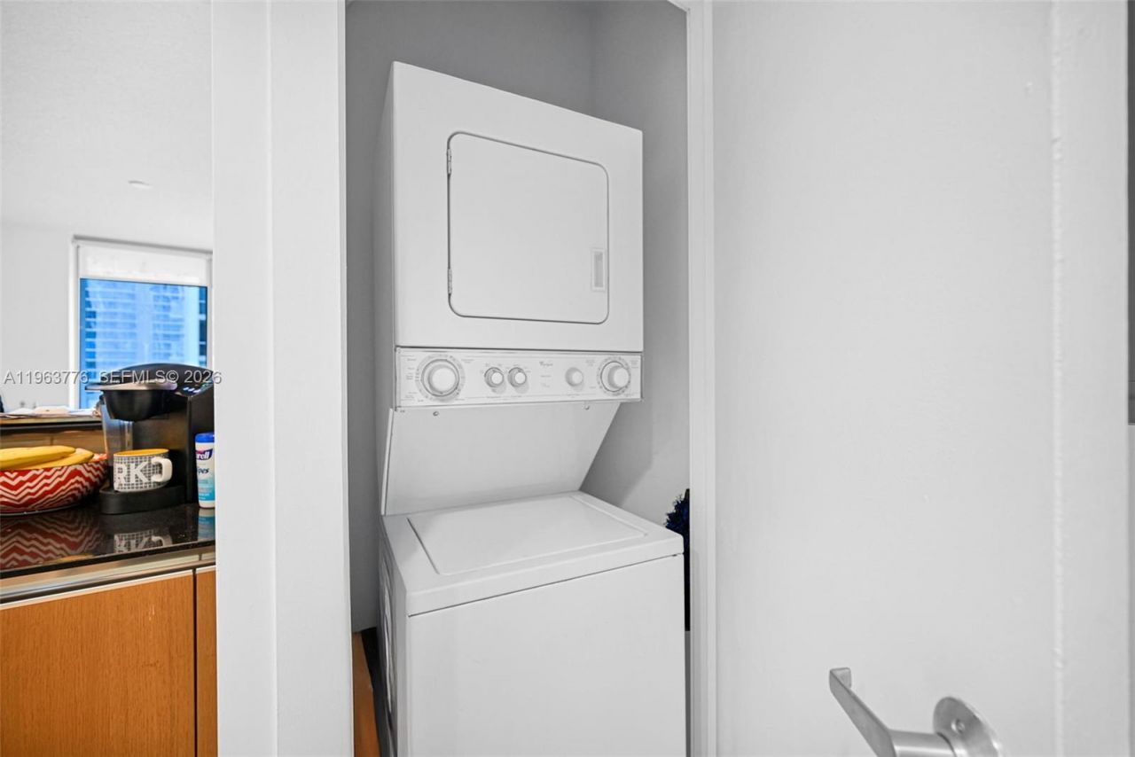 1050 Brickell Ave, Unit 2910, Miami, FL 33131 Photo