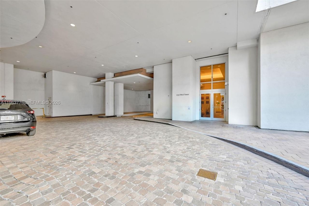 1050 Brickell Ave, Unit 2910, Miami, FL 33131 Photo