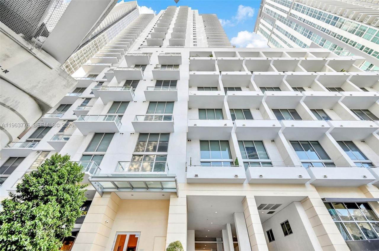 1050 Brickell Ave, Unit 2910, Miami, FL 33131 Photo