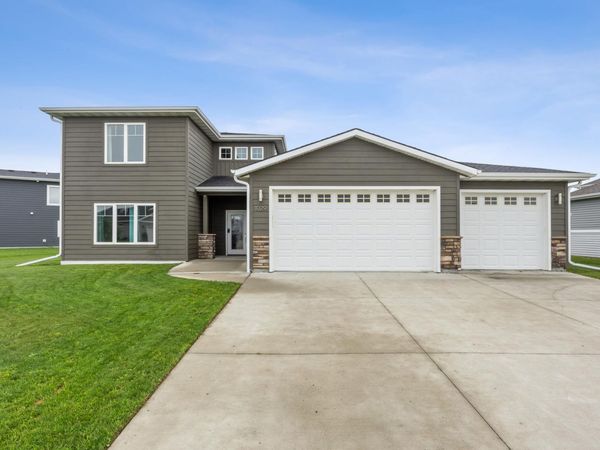 1029 44th Avenue S, Moorhead, MN 56560