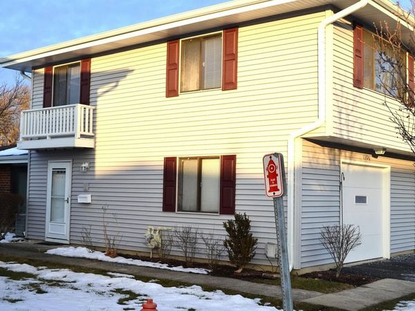 1306 FORESTDALE Court, Schaumburg, IL 60193