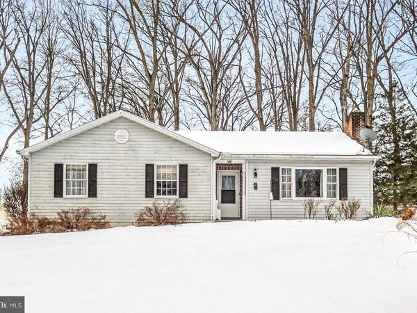 16 HALLECK DRIVE, EAST BERLIN, PA 17316