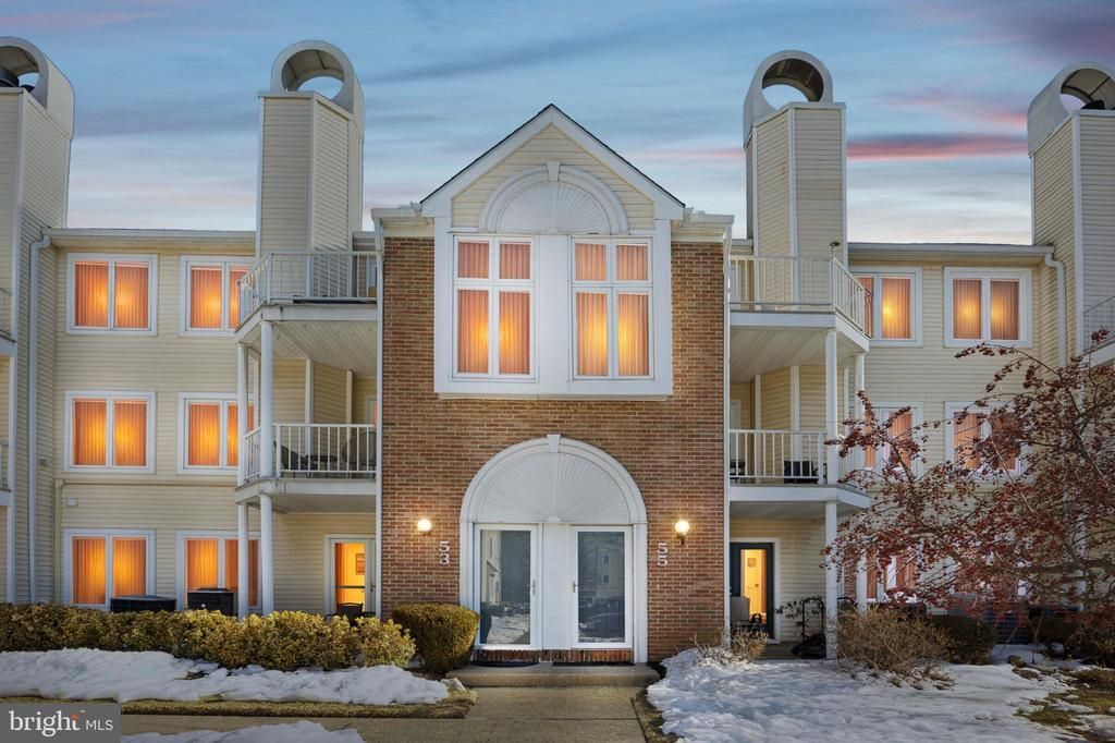 53 Pamela Court, Levittown, PA 19057 Main Photo