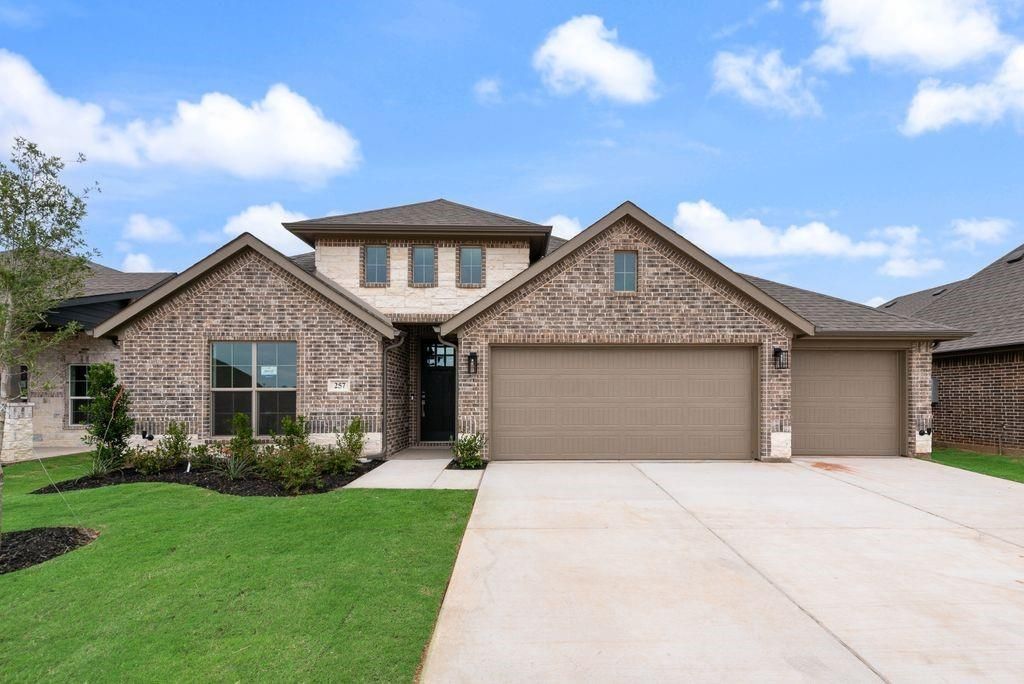 257 Coronado Court, Granbury, TX 76048 Main Photo