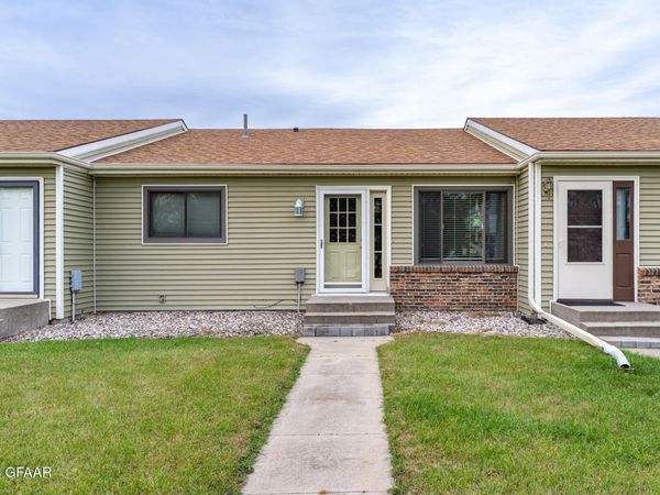 2122 14TH AVE NW, East Grand Forks, MN 56721