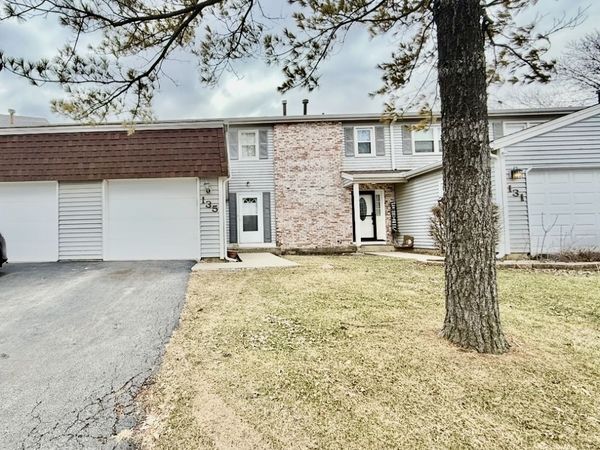135 JULIE Road, Unit 135, Bolingbrook, IL 60440