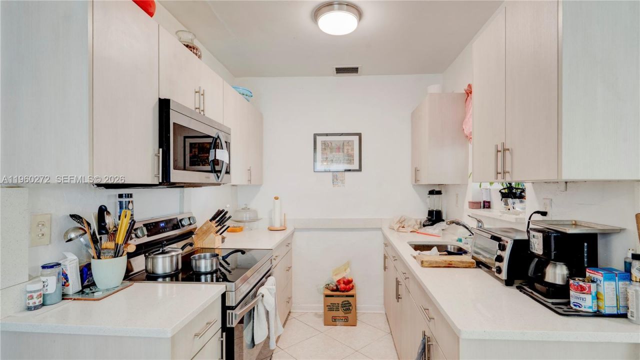 15700 NE 15th Pl, North Miami Beach, FL 33162 Photo