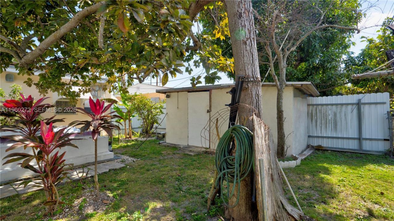 15700 NE 15th Pl, North Miami Beach, FL 33162 Photo