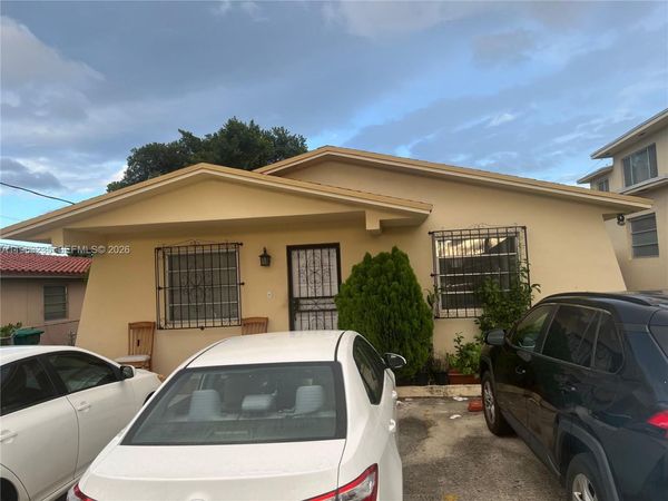 733 NW 33rd Ave , Miami, FL 33125
