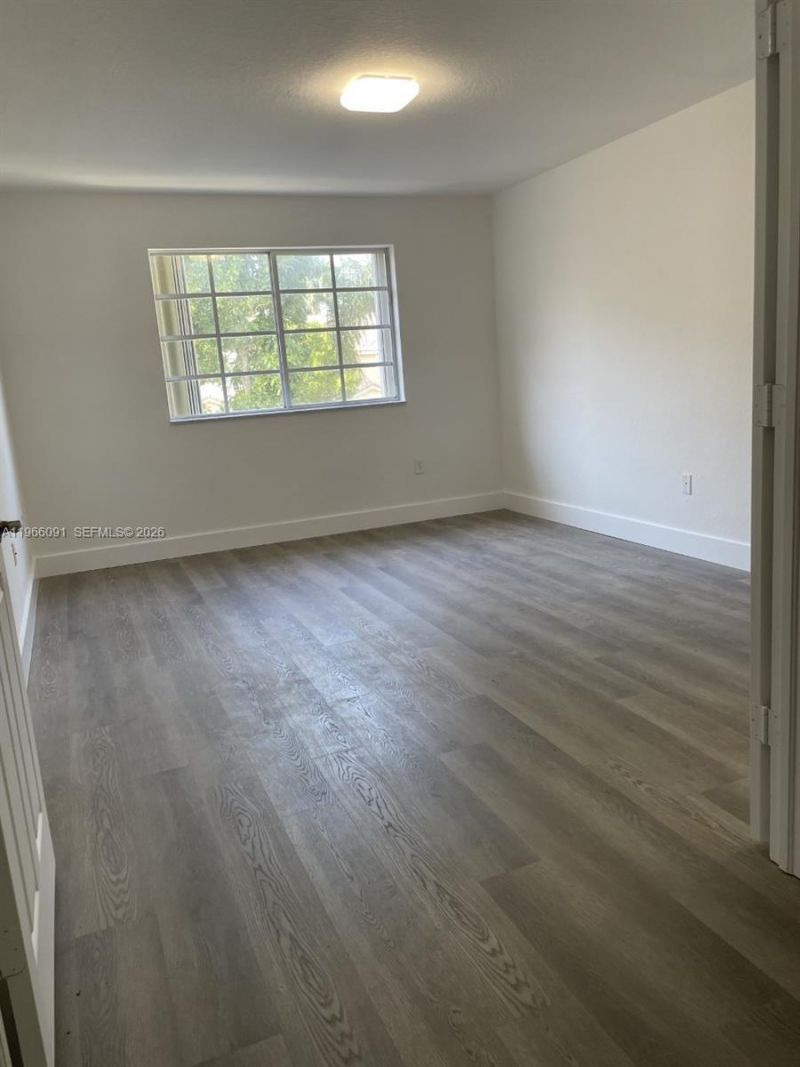 5725 NW 114th Path, Unit 106, Doral, FL 33178 Photo