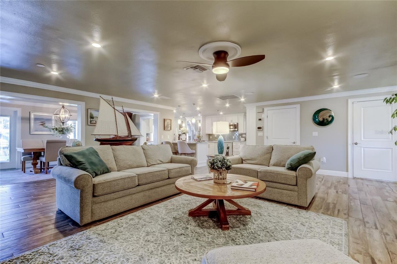 3835 48 Avenue S, Saint Petersburg, FL 33711 Photo