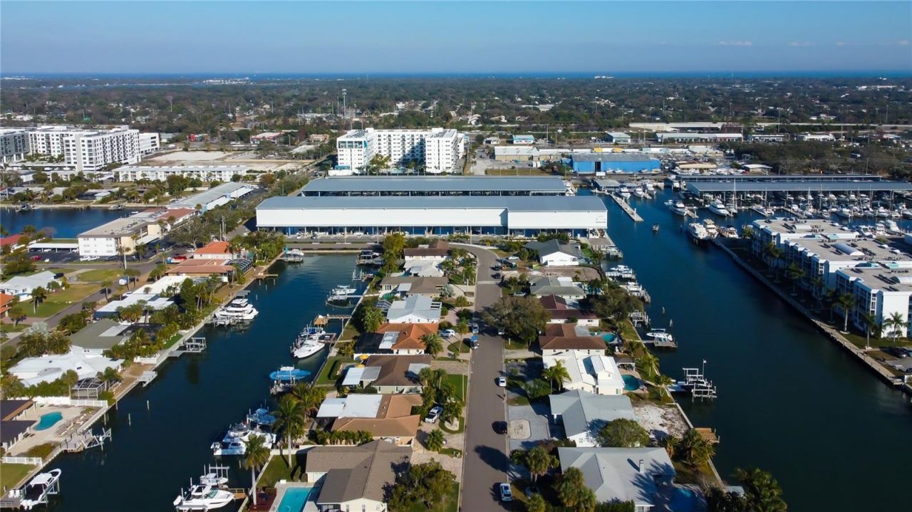 3835 48 Avenue S, Saint Petersburg, FL 33711 Photo