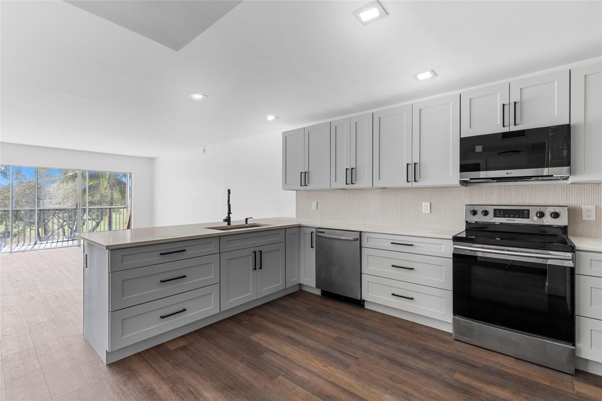 2800 N Palm Aire Drive, Unit 310, Pompano Beach, FL 33069 Photo