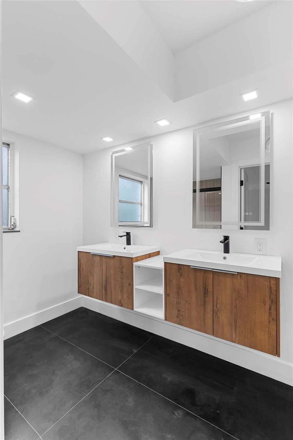 2800 N Palm Aire Drive, Unit 310, Pompano Beach, FL 33069 Photo