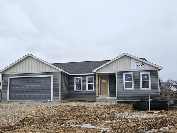 112 Cayuse Court, Fox Lake, WI 53933