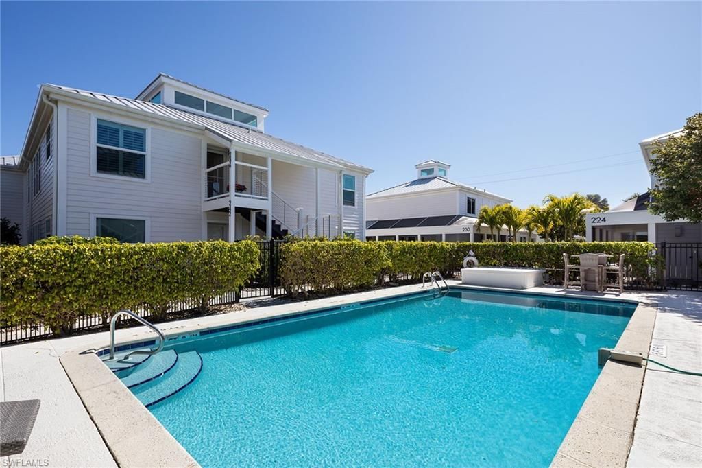 230 6th Ave S, Unit 12, Naples, FL 34102 Photo