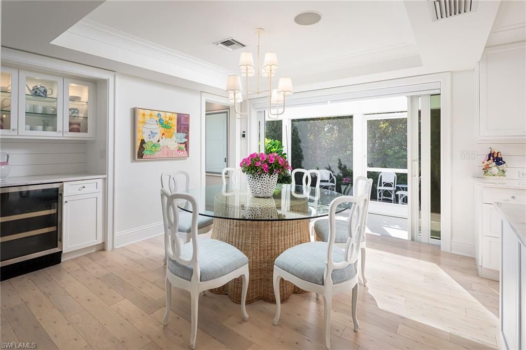 230 6th Ave S, Unit 12, Naples, FL 34102 Photo