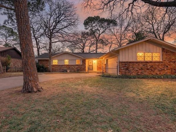 729 W Cheryl Avenue, Hurst, TX 76053