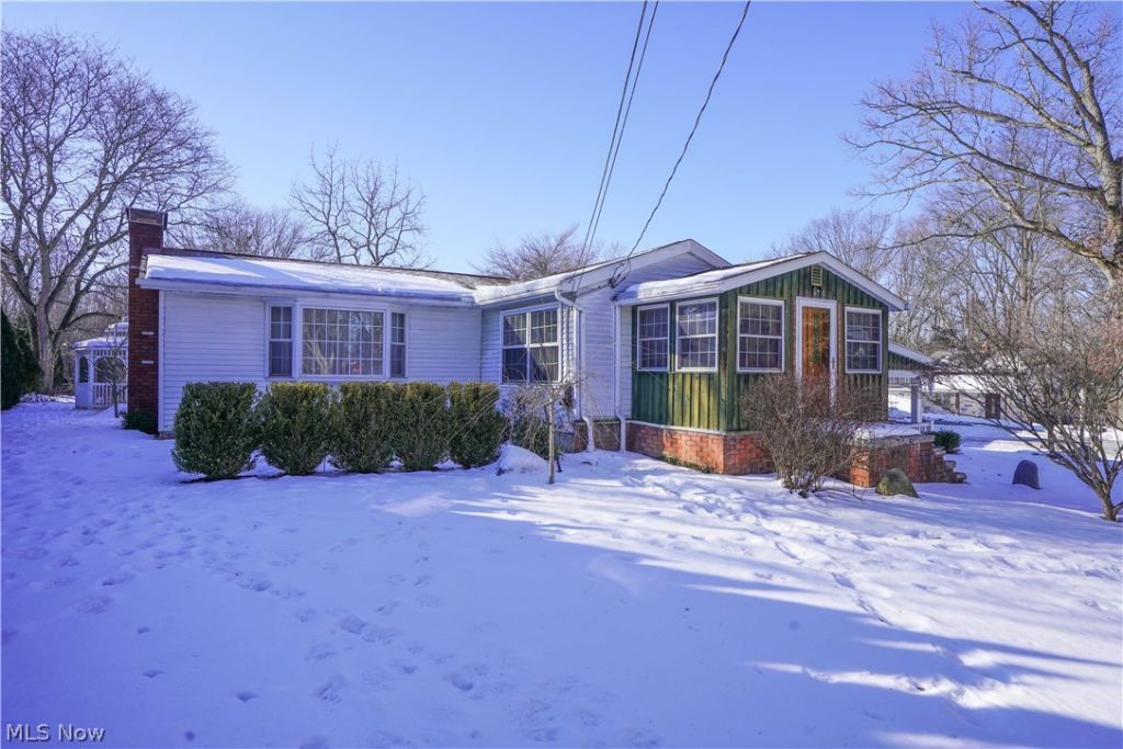 1554 Woods Road, Akron, OH 44306 Main Photo