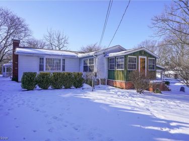 1554 Woods Road, Akron, OH 44306