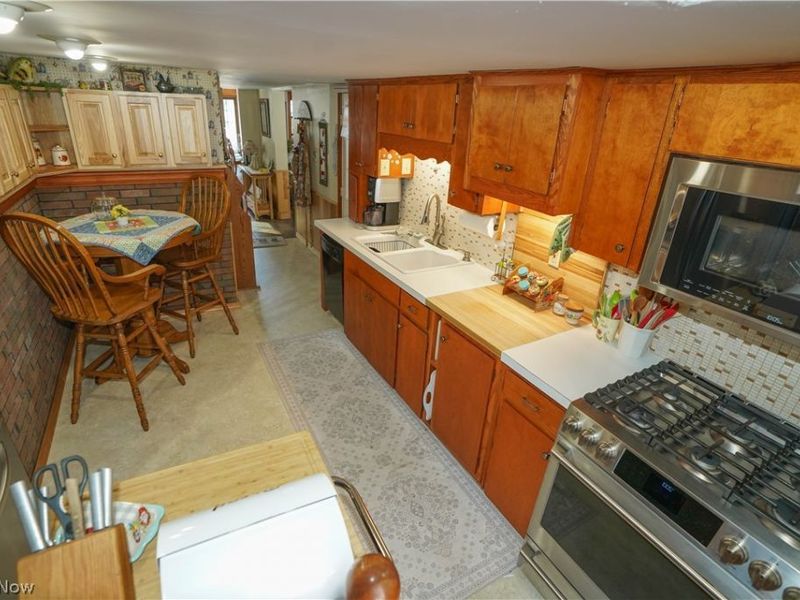 1554 Woods Road, Akron, OH 44306 Photo 7