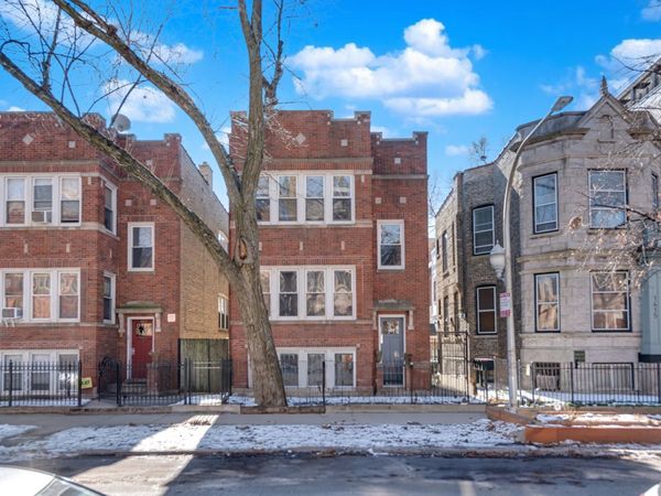 1411 W Byron Street, Chicago, IL 60613