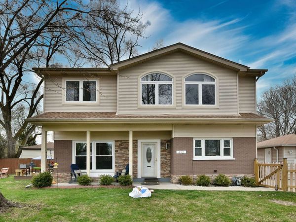 492 Bernice Court, Wheeling, IL 60090