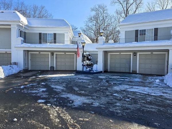 105 Riveredge Dr, Chatham, NJ 07928