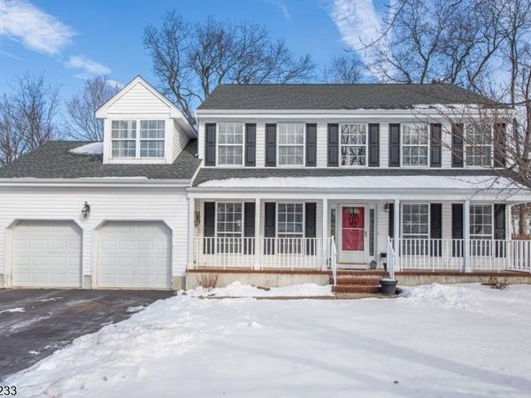 95 Crenshaw Dr, Mount Olive, NJ 07836