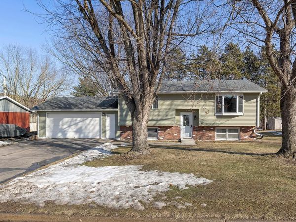 1605 Cliffview DRIVE, Holmen, WI 54636