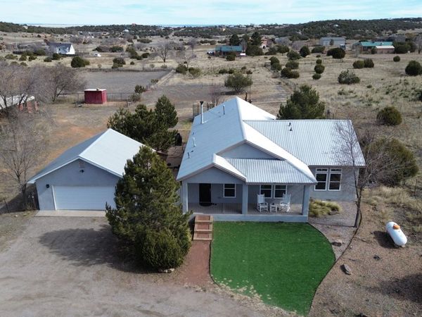 6 Zachary Lane, Edgewood, NM 87015
