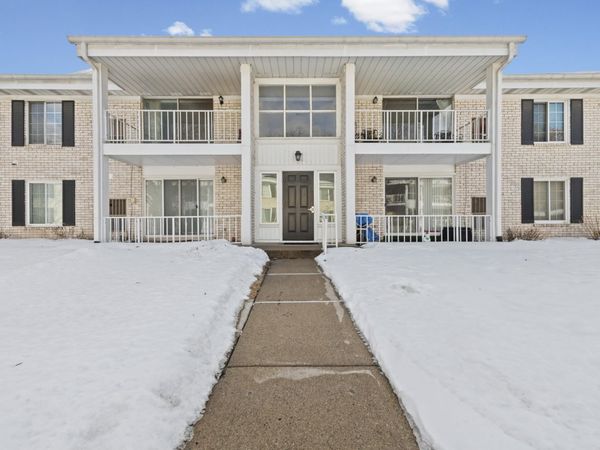 35934 Ann Arbor Trail, Unit 115, Livonia, MI 48150