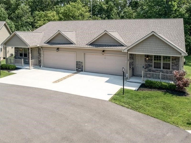 36 Hawks Landing, Unit 36, Cortland, OH 44410 Photo 27