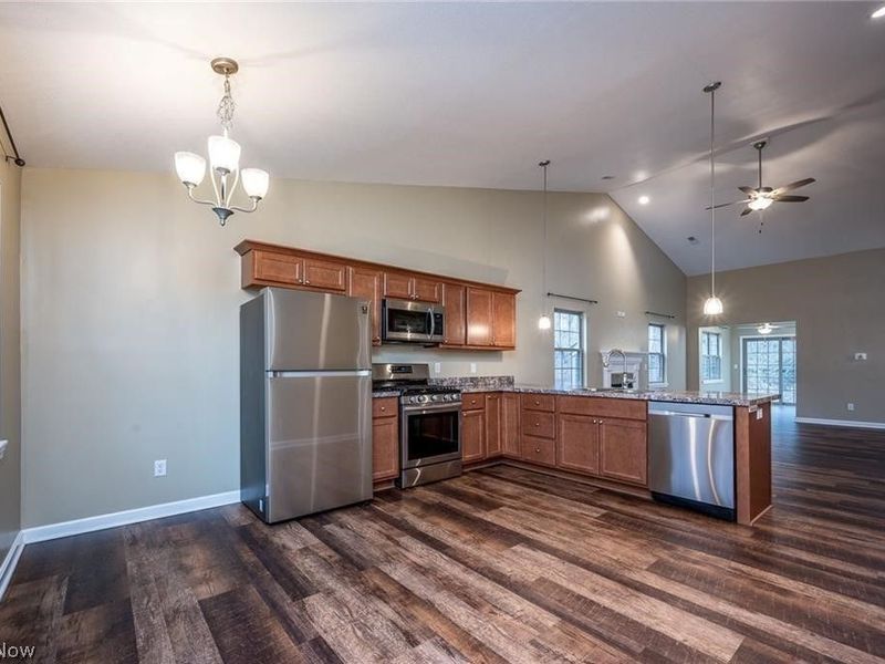 36 Hawks Landing, Unit 36, Cortland, OH 44410 Photo 7