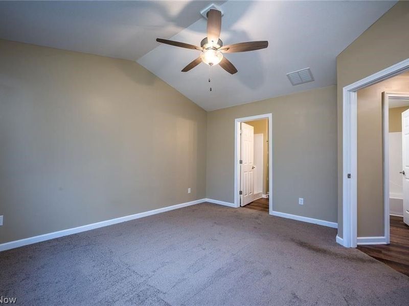 24 Hawks Landing, Unit 24, Cortland, OH 44410 Photo 10