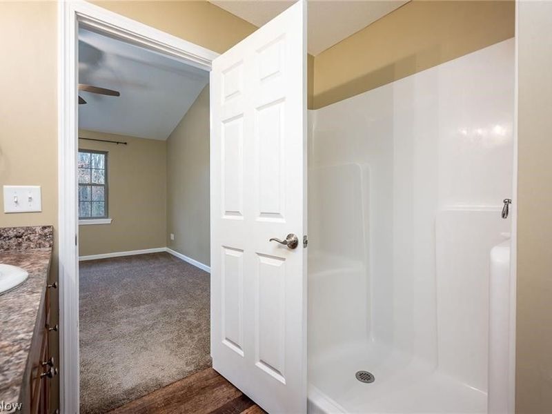 24 Hawks Landing, Unit 24, Cortland, OH 44410 Photo 14