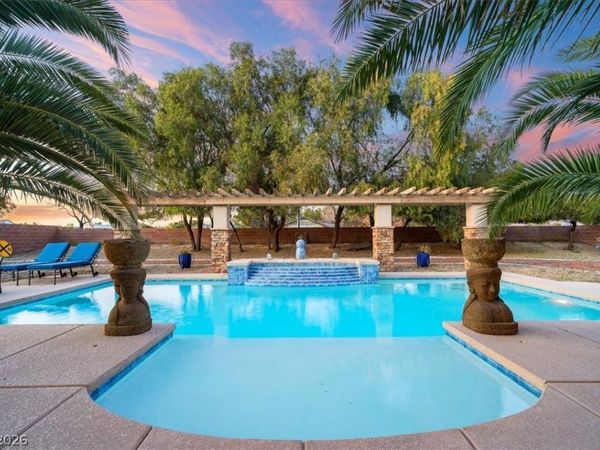 7100 Via Campanile Avenue, Las Vegas, NV 89131