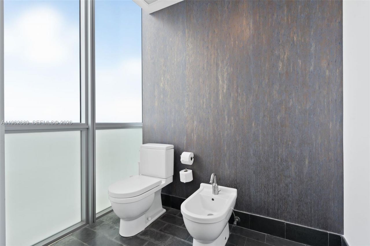 1100 Biscayne Blvd, Unit 5706, Miami, FL 33132 Photo